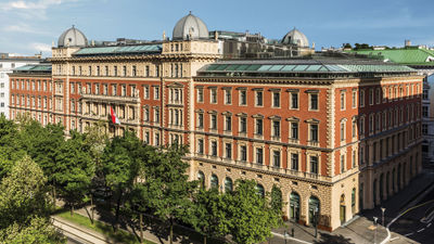 Designed for the 1873 Vienna World's Fair, the Anantara Palais Hansen is located on the Schottenring of the Ringstrasse near the Danube canal.