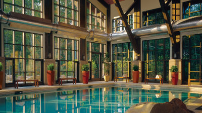 A pool at The Lodge at Woodloch, a WITT Certified spa resort in Pennsylvania's Poconos.