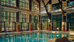 A pool at The Lodge at Woodloch, a WITT Certified spa resort in Pennsylvania's Poconos.