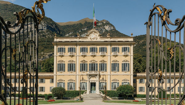 The entry gate to Villa Sola Cabiati, where Grand Hotel Tremezzo guests can arrange for private dinners.